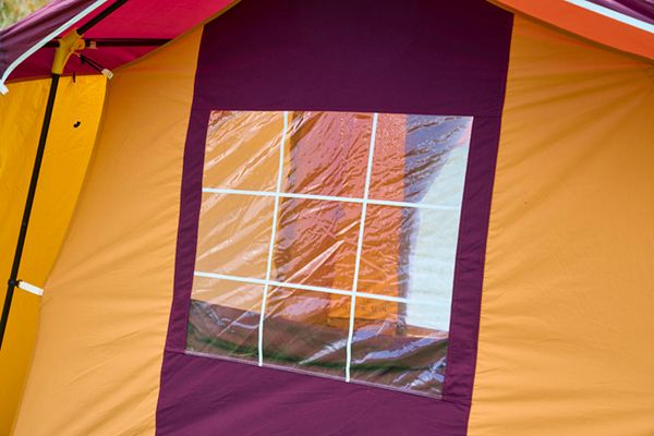 「昭和レトロ」なテントが超人気！機能面は超最新鋭なギアを徹底解説！