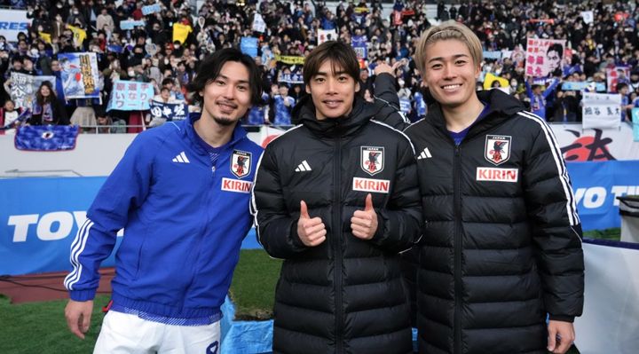 伊東純也、南野拓実、瀬古歩夢、仲良く凱旋門を訪れる 中村敬斗がいなかったワケは