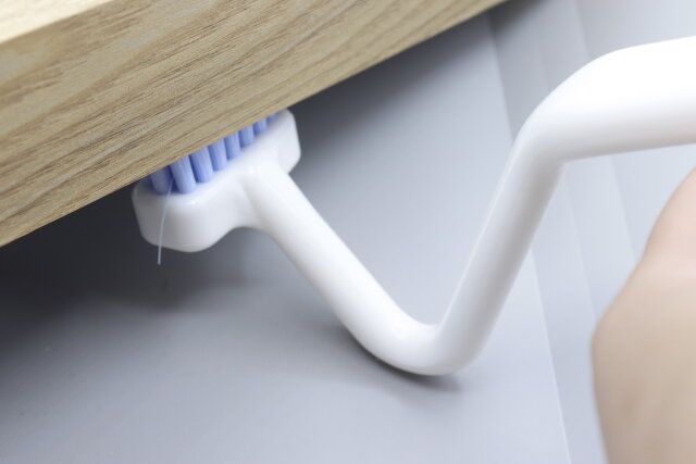 セリア トイレ フチ裏 掃除 ブラシ