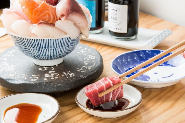 シハチ マグロを九州醤油で味わってみます