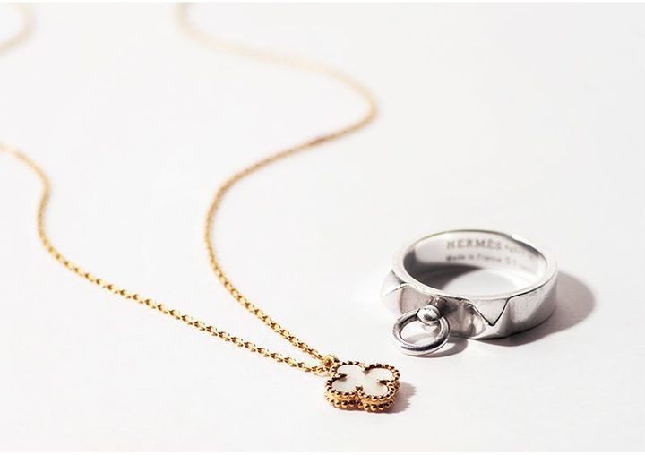 プッシュギフトは 第一子 ヴァン クリーフ＆アーペルのネックレス 第二子 エルメスのリング