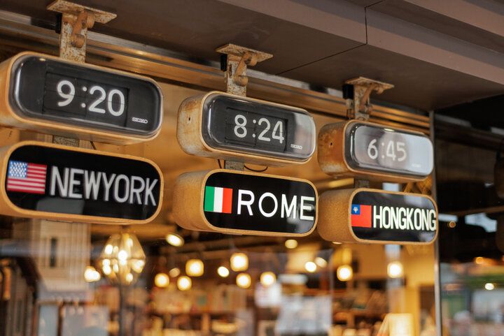 レトロな趣に浸りながら、岐阜・多治見の「ヒラクビル」で書店とカフェを満喫