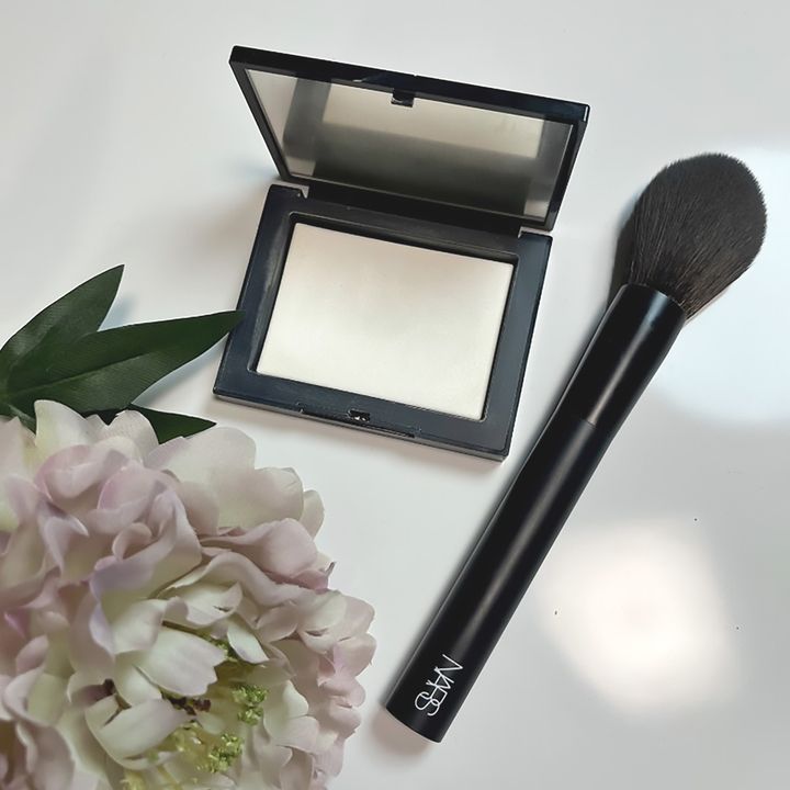 NARS ライトリフレクティングセッティングパウダー プレスト N