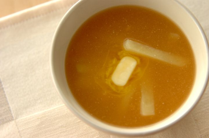 ジャガイモとコーンのみそ汁