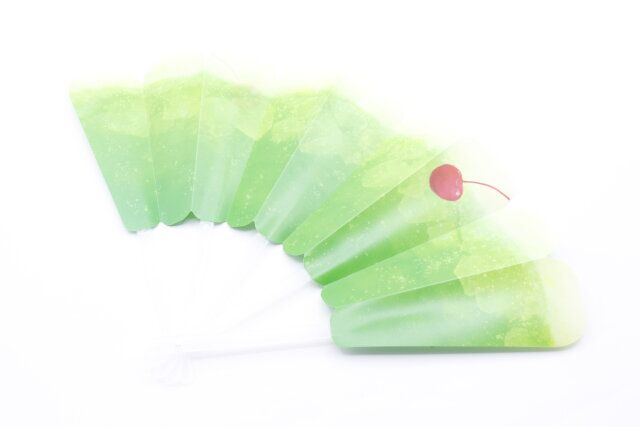 100均セリアのプラスチック扇子3