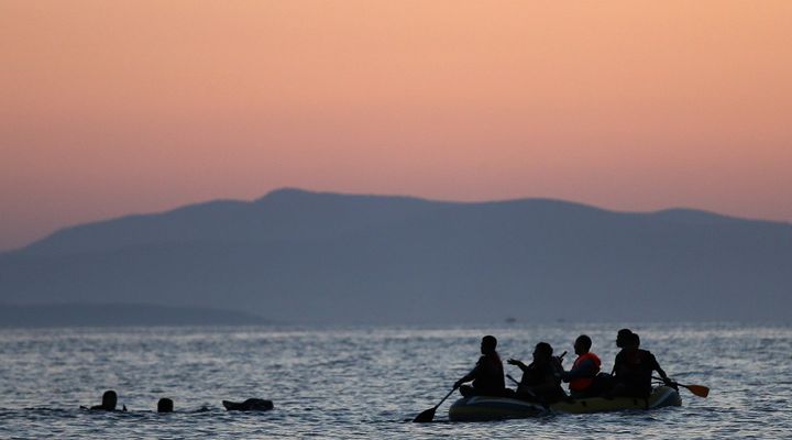 18歳と24歳の有望選手、海水浴中に行方不明になり捜索続く 「強風でボートが…」