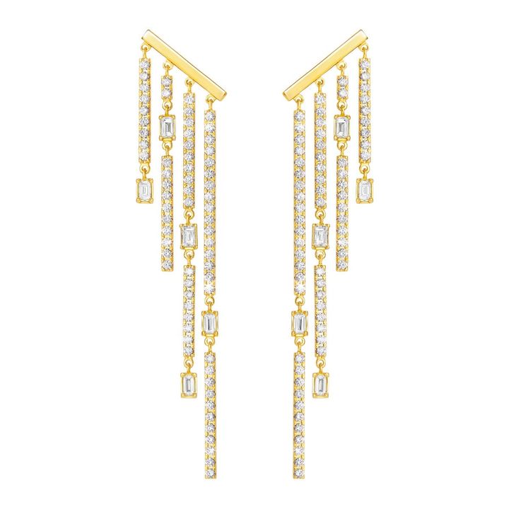 「シャンデリア バゲットグラン ピアス」（YG×ダイヤモンド）￥1,210,000