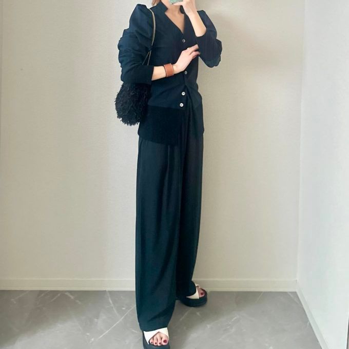 UNIQLO「ウルトラストレッチエアリズムストレートワイドパンツ」