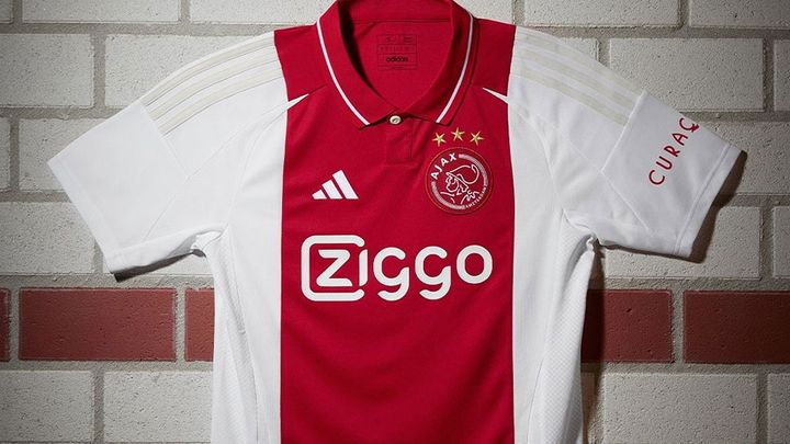 名門アヤックス、2024-25新ユニフォームを発表！ 「ポロ襟」が復活のクラシックなスタイルに