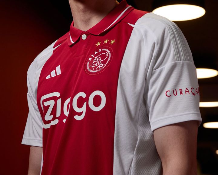 名門アヤックス、2024-25新ユニフォームを発表！ 「ポロ襟」が復活のクラシックなスタイルに