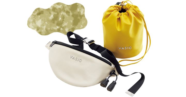 ヴァジックのナイロン素材の巾着バッグとボディバッグ