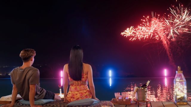 花火デートを楽しむ亜樹さんと梅谷さん