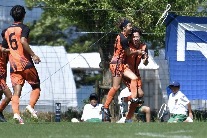 「元：FC淡路島」トラブルを乗り越え、地に足を着けたFC.AWJ。吉田真史監督が見届けた「新しい人材と2年の積み上げ」