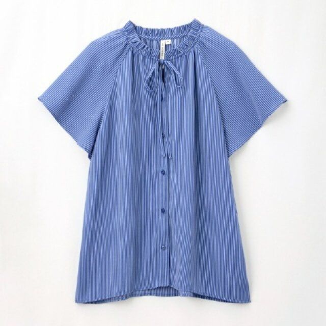 しまむらのストライプ柄ブラウス