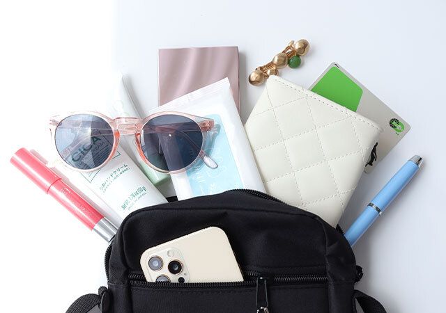 日本男子バレーショルダーバッグ これだけ荷物が入る