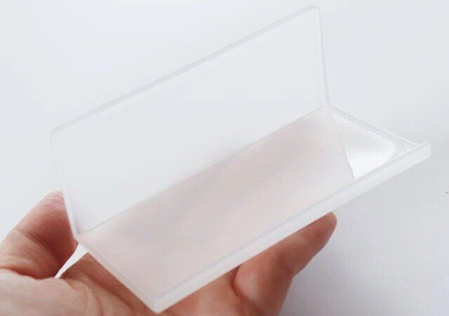 セリア 洗面戸棚トレー（粘着）