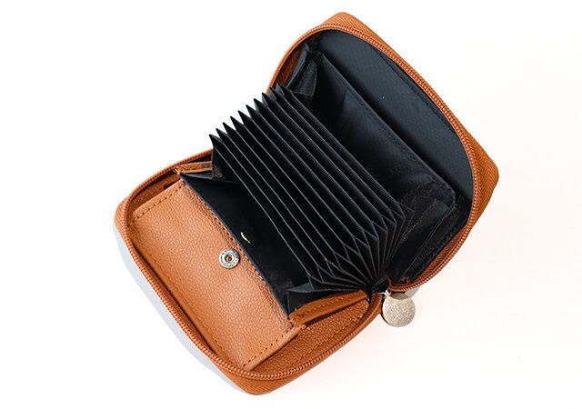 ダヤン コンパクト財布 じゃばら式ポケット