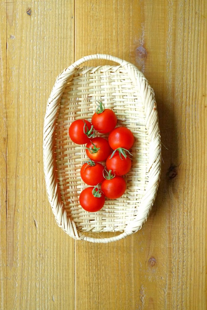 夏に食べたいさっぱりおつまみ！トマトのカルダモンはちみつマリネの作り方【料理家 あやかの旬野菜を使ったアペロおつまみ vol.15 〜レシピで旅するヨーロッパ〜】