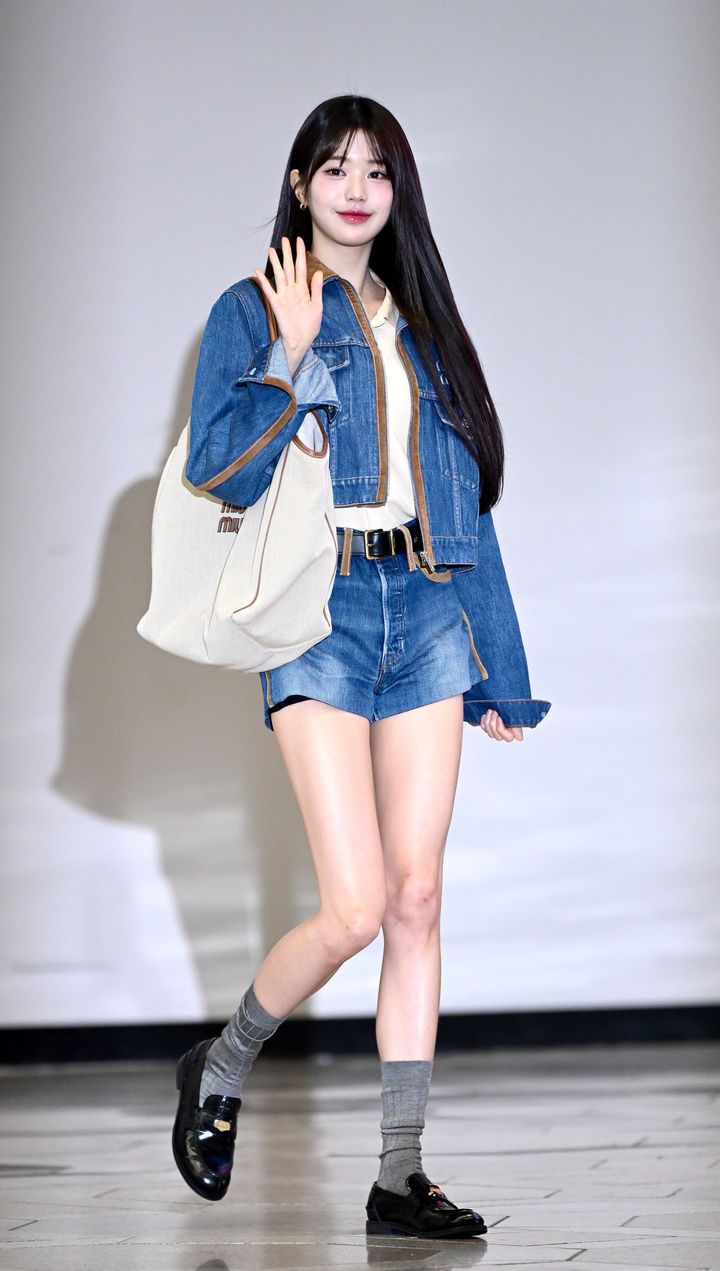 OTTOLINGER黒 デニム風 安から スカート オットリンガー 売買された 
