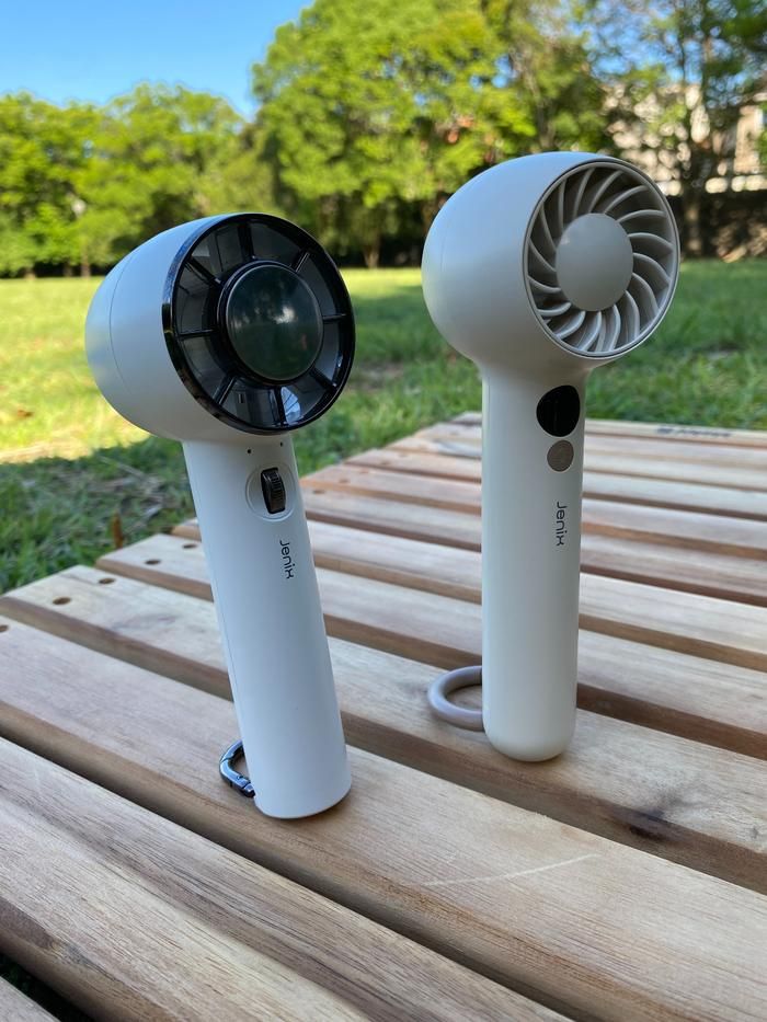 コメリのハンディファンが2種類並んでいる