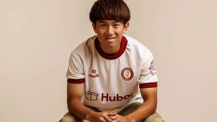 平河悠の新天地！ブリストル・シティが2024-25新ユニフォームを発表 早くもビジュアルに起用される