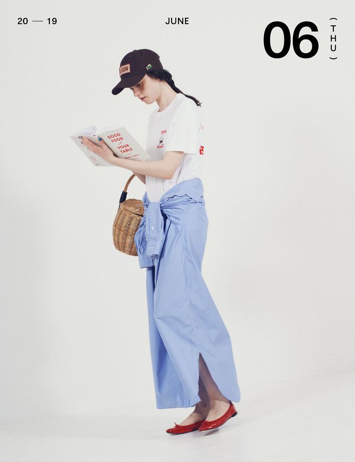 2024夏の“シャツワンピース”コーデ18選。一枚でも重ねても、スカート風にアレンジもできて着まわし力抜群！