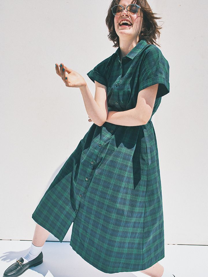 2024夏の“シャツワンピース”コーデ18選。一枚でも重ねても、スカート風にアレンジもできて着まわし力抜群！