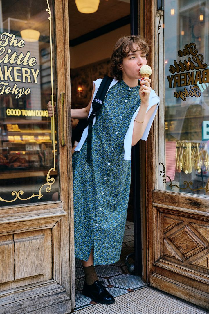 2024夏の“シャツワンピース”コーデ18選。一枚でも重ねても、スカート風にアレンジもできて着まわし力抜群！