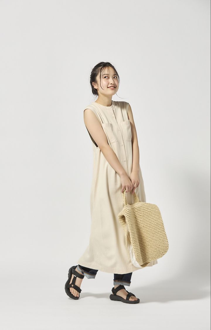 2024夏の“シャツワンピース”コーデ18選。一枚でも重ねても、スカート風にアレンジもできて着まわし力抜群！