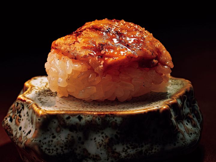 麻布十番『とり 難波』の「皮鮨」