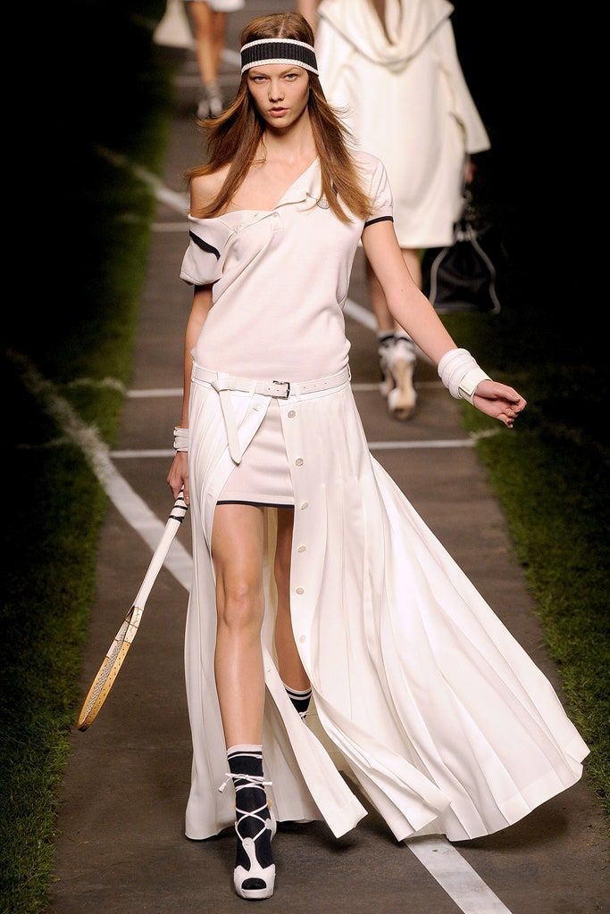 エルメス 2010年春夏コレクションより。