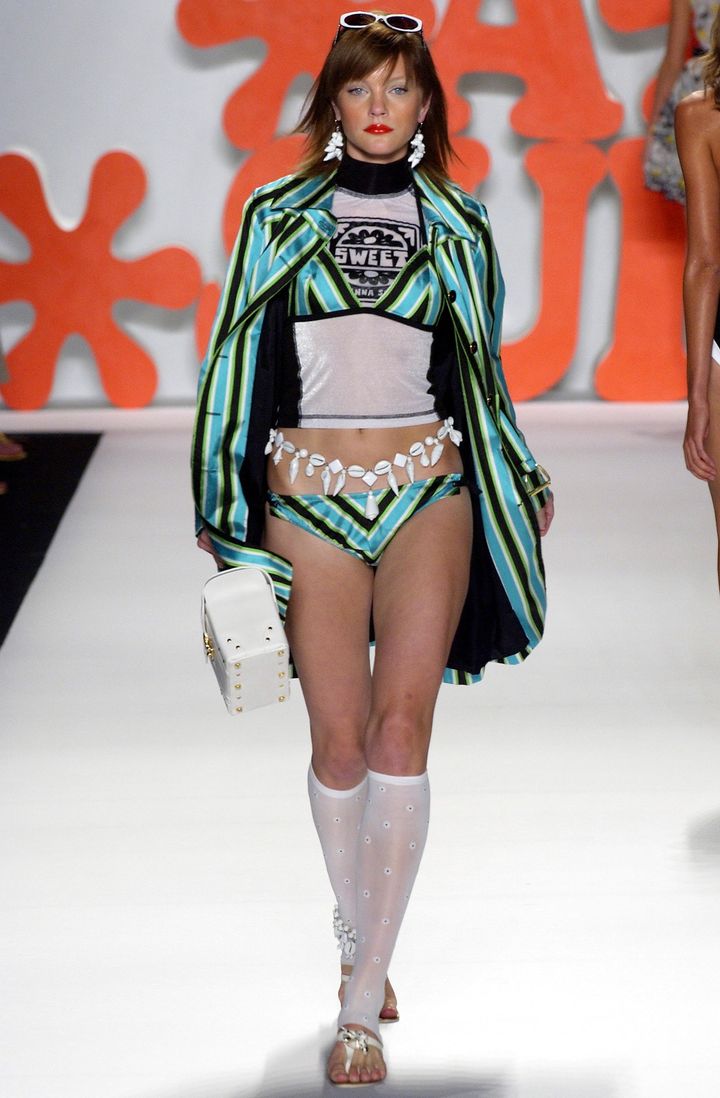 アナ スイ 2004年春夏コレクションより。