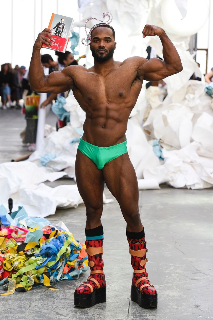 アンドレアス・クロンターラー フォー ヴィヴィアン・ウエストウッド 2019年春夏コレクションより。