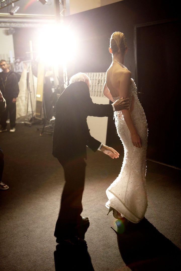 2010年、ジョルジオ アルマーニ プリヴェのショーのバックステージにて。 Photo_ Thibaut de Saint Chamas