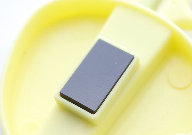 ダイソーのマグネット付ミニハサミ レモンのマグネット