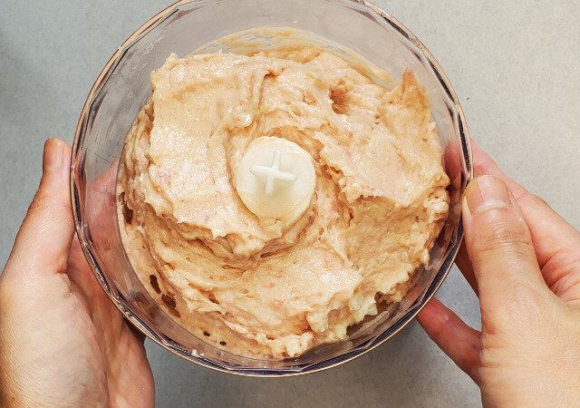 鶏レバー以外の材料と【A】を加えなめらかになるまで撹拌する。