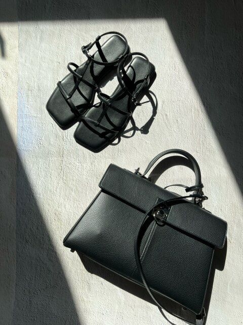 Tシャツにあわせるバッグや靴