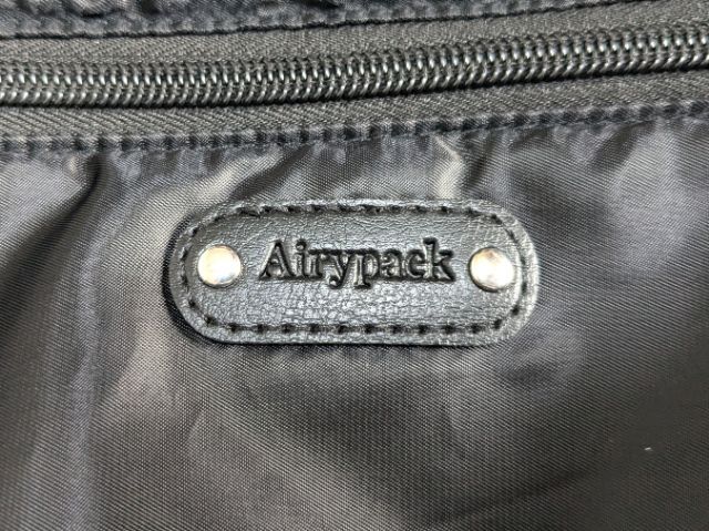 らくかるショルダーバッグのロゴ