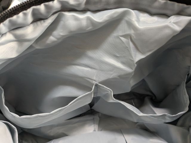 らくかるショルダーバッグ仕分けポケット