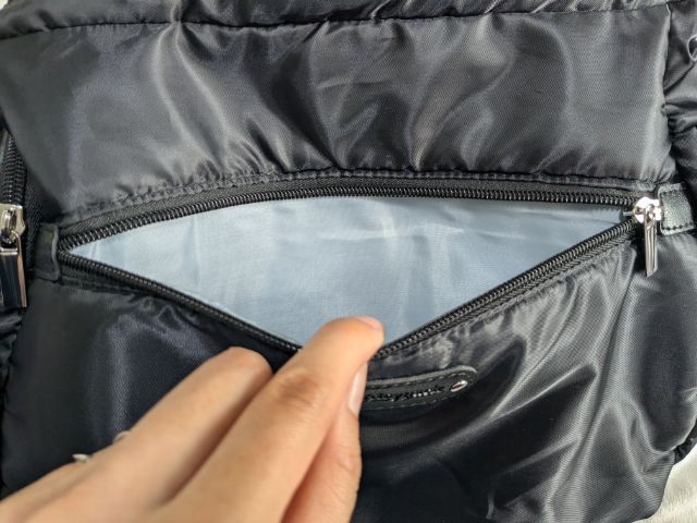 らくかるショルダーバッグフロントポケット