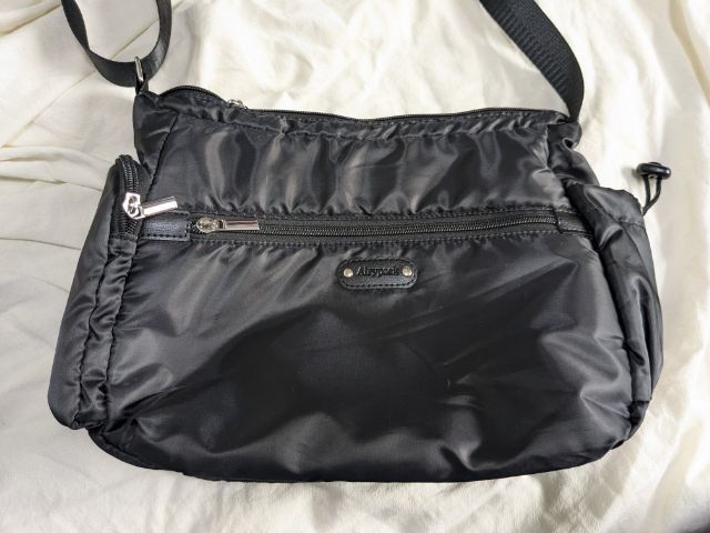 らくかるショルダーバッグ