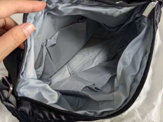 らくかるショルダーバッグ中