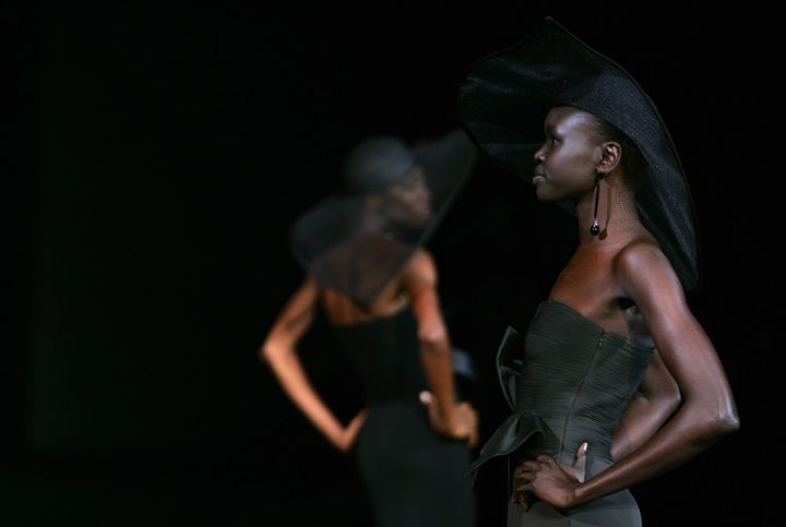 ジョルジオ アルマーニ 2007年春夏コレクションより。