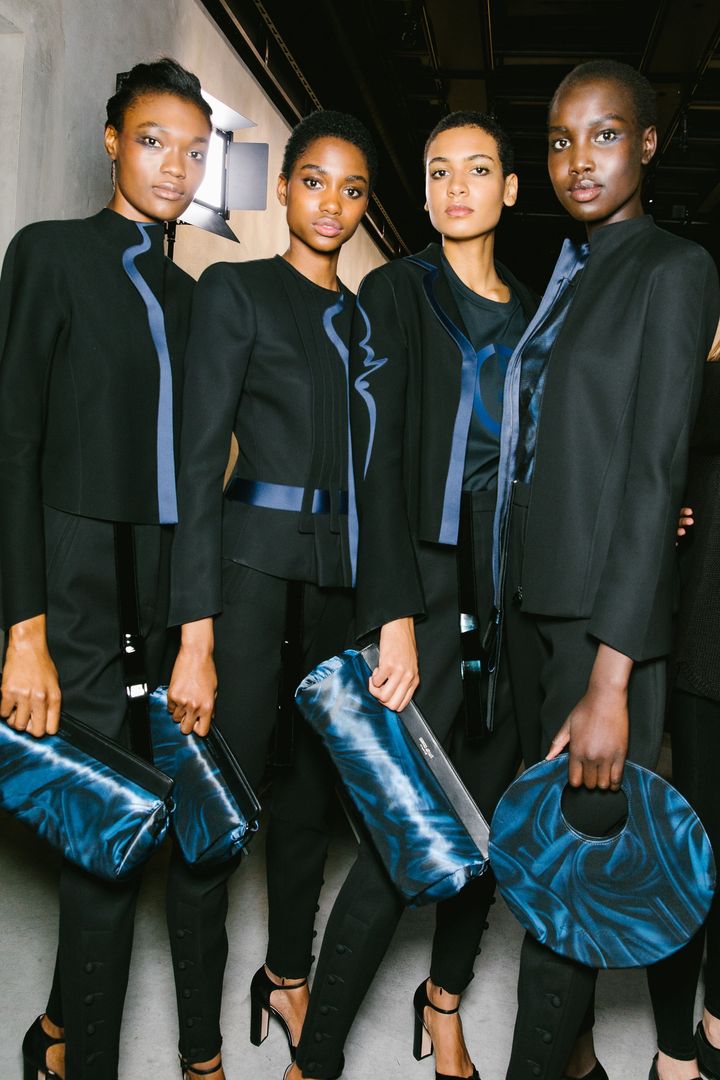 ジョルジオ アルマーニ 2019-20年秋冬コレクションのバックステージにて。