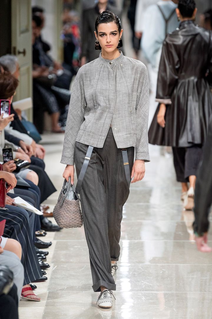 ジョルジオ アルマーニ 2020年リゾートコレクションより。