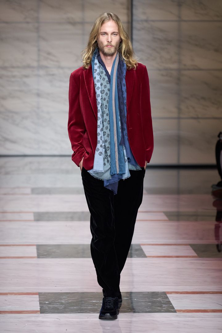 ジョルジオ アルマーニ 2021-22年秋冬メンズコレクションより。