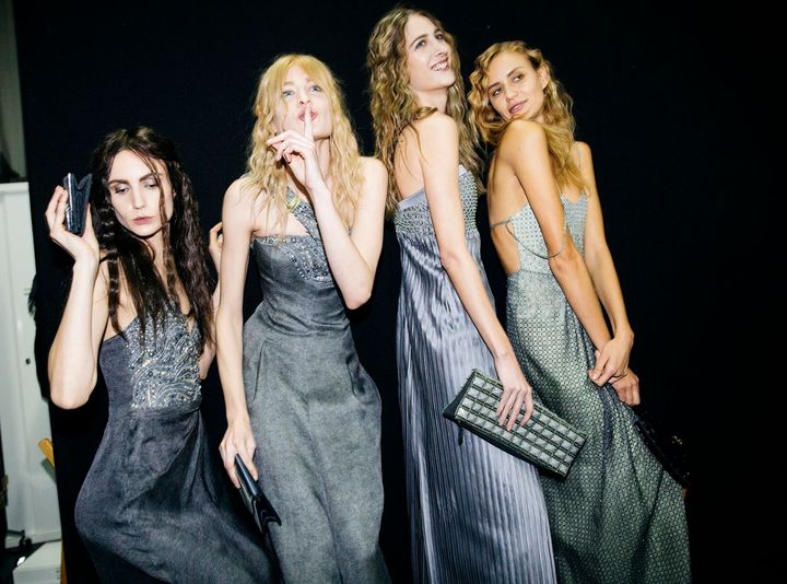 ジョルジオ アルマーニ 2014-15年秋冬コレクションのバックステージにて。