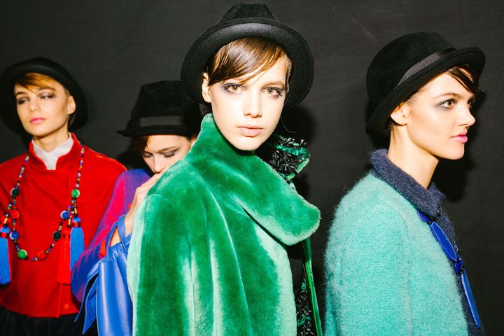 ジョルジオ アルマーニ 2017-18年秋冬コレクションのバックステージにて。