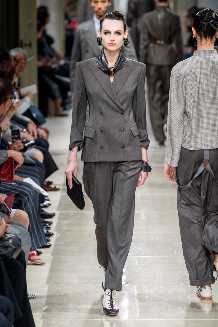 ジョルジオ アルマーニ 2020年リゾートコレクションより。