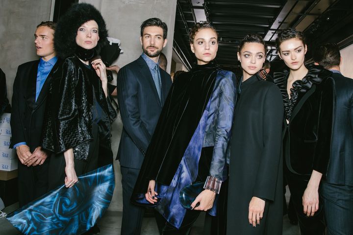 ジョルジオ アルマーニ 2019-20年秋冬コレクションのバックステージにて。
